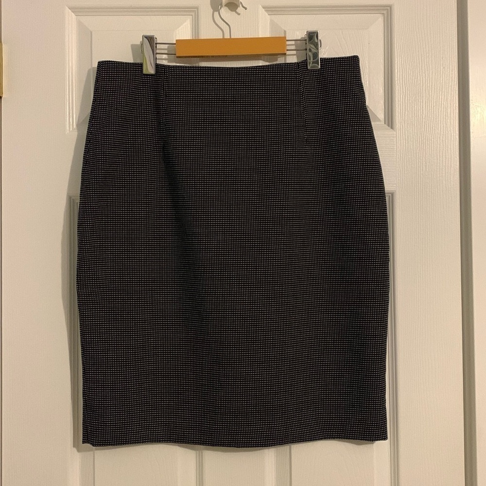 Liz Claiborne Pencil Skirt Black White Polka Dots Knee Length Back Slit Size 14
